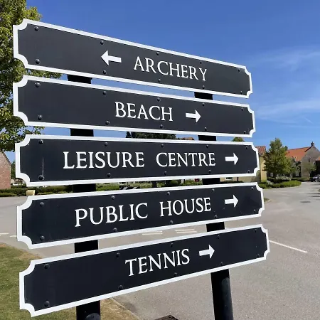 Daisy - Part Of The The Bay Village With Pool, Gym And Direct Access, Pub, Restaurant, Tennis And Meadows Walks Filey