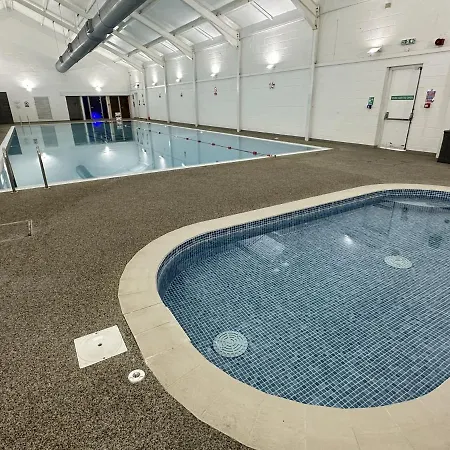 Daisy - Part Of The The Bay Village With Pool, Gym And Direct Access, Pub, Restaurant, Tennis And Meadows Walks * Filey