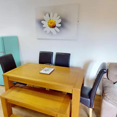Holiday home Daisy - Part Of The The Bay Village With Pool, Gym And Direct Access, Pub, Restaurant, Tennis And Meadows Walks Filey