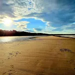 Daisy - Part Of The The Bay Village With Pool, Gym And Direct Access, Pub, Restaurant, Tennis And Meadows Walks *