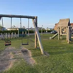 Daisy - Part Of The The Bay Village With Pool, Gym And Direct Access, Pub, Restaurant, Tennis And Meadows Walks Prázdninový dům
