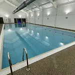 Daisy - Part Of The The Bay Village With Pool, Gym And Direct Access, Pub, Restaurant, Tennis And Meadows Walks Prázdninový dům