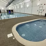 Daisy - Part Of The The Bay Village With Pool, Gym And Direct Access, Pub, Restaurant, Tennis And Meadows Walks * Filey
