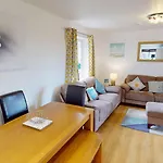 Daisy - Part Of The The Bay Village With Pool, Gym And Direct Access, Pub, Restaurant, Tennis And Meadows Walks * Filey