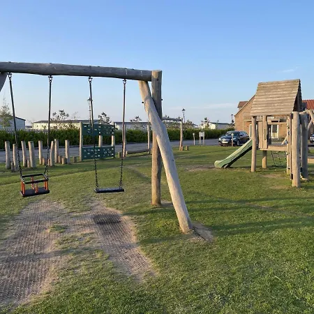 Daisy - Part Of The The Bay Village With Pool, Gym And Direct Access, Pub, Restaurant, Tennis And Meadows Walks Semesterbostad
