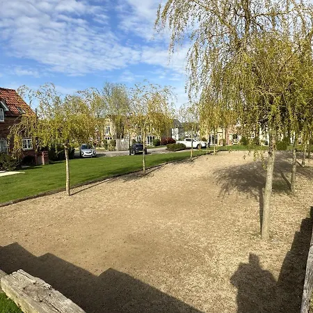 Daisy - Part Of The The Bay Village With Pool, Gym And Direct Access, Pub, Restaurant, Tennis And Meadows Walks Semesterbostad *