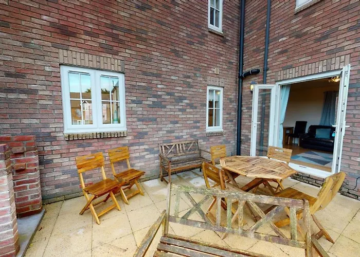 Daisy - Part Of The The Bay Village With Pool, Gym And Direct Access, Pub, Restaurant, Tennis And Meadows Walks *