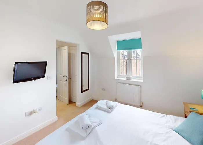 Hébergement de vacances Daisy - Part Of The The Bay Village With Pool, Gym And Direct Access, Pub, Restaurant, Tennis And Meadows Walks