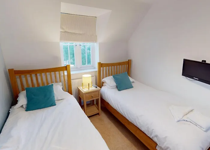 Daisy - Part Of The The Bay Village With Pool, Gym And Direct Access, Pub, Restaurant, Tennis And Meadows Walks