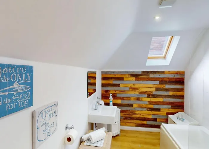 Daisy - Part Of The The Bay Village With Pool, Gym And Direct Access, Pub, Restaurant, Tennis And Meadows Walks Hébergement de vacances Filey