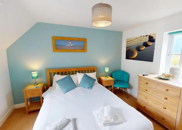 Daisy - Part Of The The Bay Village With Pool, Gym And Direct Access, Pub, Restaurant, Tennis And Meadows Walks Hébergement de vacances *