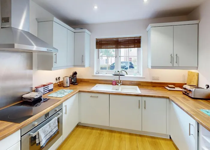 Daisy - Part Of The The Bay Village With Pool, Gym And Direct Access, Pub, Restaurant, Tennis And Meadows Walks