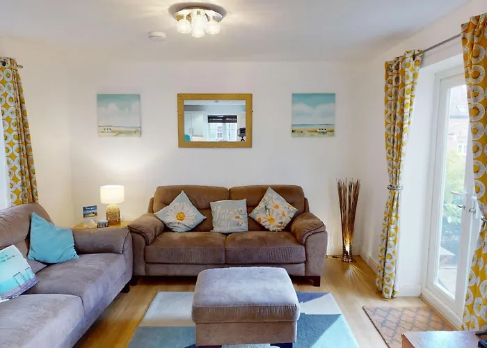 Daisy - Part Of The The Bay Village With Pool, Gym And Direct Access, Pub, Restaurant, Tennis And Meadows Walks Hébergement de vacances *