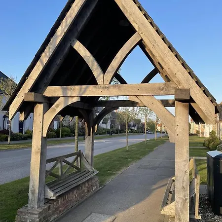 Daisy - Part Of The The Bay Village With Pool, Gym And Direct Access, Pub, Restaurant, Tennis And Meadows Walks Dom wakacyjny