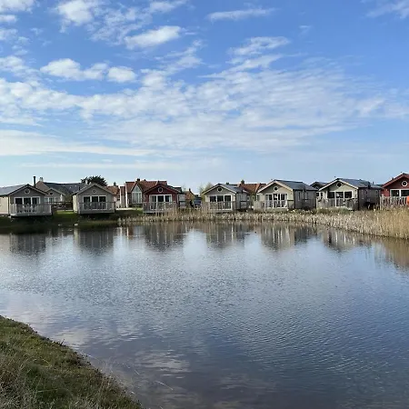 Daisy - Part Of The The Bay Village With Pool, Gym And Direct Access, Pub, Restaurant, Tennis And Meadows Walks